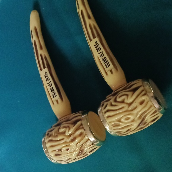 Grand Ole Opry Salt and Pepper Shakers..In Good Gentle Condition. - Picture 2 of 3